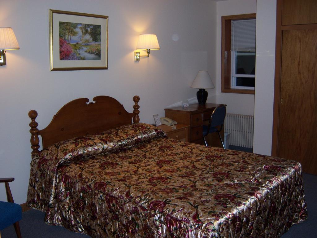 Travelers Inn Motel 이글 리버 객실 사진
