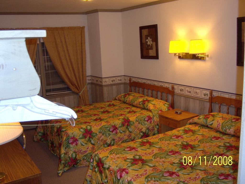 Travelers Inn Motel 이글 리버 객실 사진